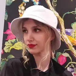 سارا احمدزاده